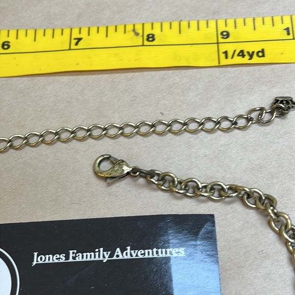 Ivory and gold colored tear drop shaped multi stone? Necklace, adjustable - Picture 3 of 4